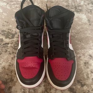 Jordan 1 Mid Bred Toe